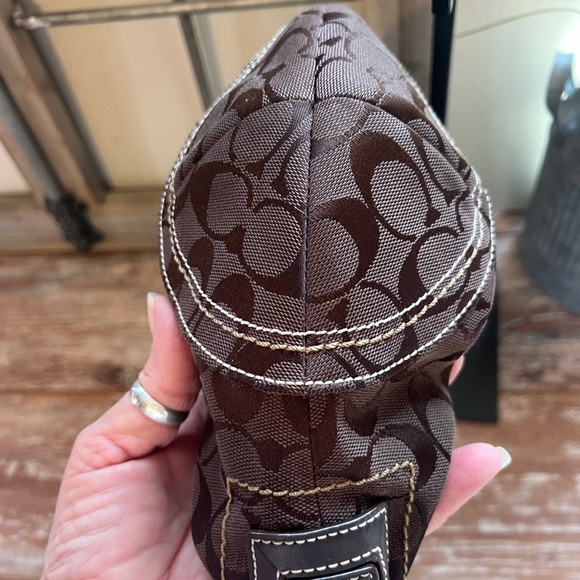 Coach Vintage Hobo Shoulder Bag - Picture 8 of 10